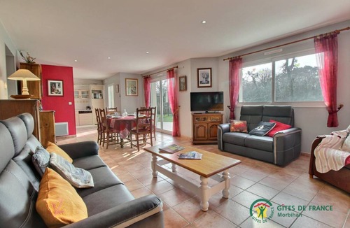 Erdeven House | 109 m² Gîte ∙ 3 bedrooms ∙ 6 guests