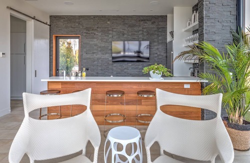 Water Mill House | 12,000 sq ft of Luxury, Modern Design, Full Gym, Indoor and Outdoor Dining.
