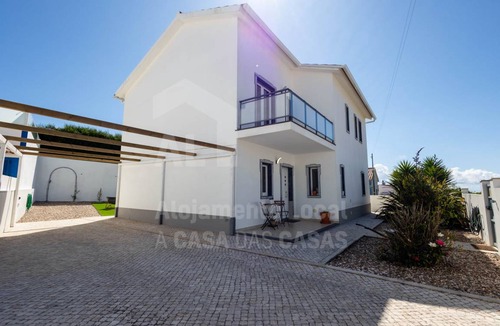 Barril de Baixo House | 129 m² House ∙ 3 bedrooms ∙ 8 guests