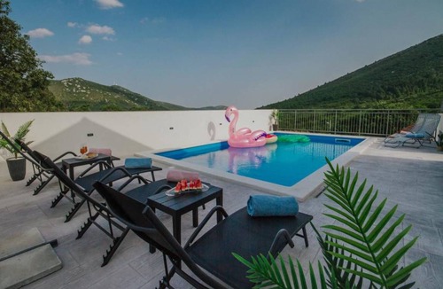 Seget Villa | 150 m² Villa ∙ 3 bedrooms ∙ 6 guests