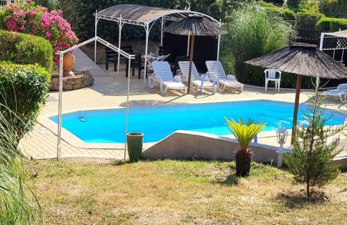 Les Esterets du Lac House | 15mn, Cannes, Fréjus, Villa la Soleiade , Gites , type T2, clim, piscine, parking au Lac de Saint-Cassien VAR