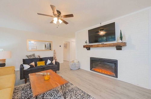 Central Newport News House | 170 m² House ∙ 4 bedrooms ∙ 10 guests