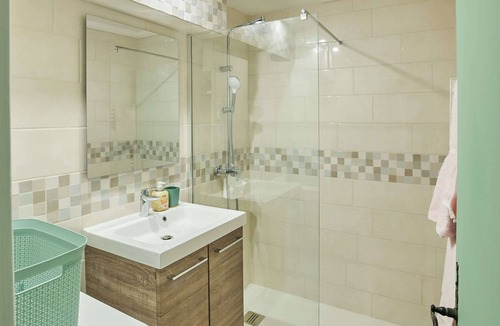 Saint-Jeannet Apartment | 2-room apartment in the heart of the old village opposite the restaurant