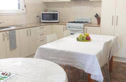 Flora Hill House | 200 m² House ∙ 3 bedrooms ∙ 17 guests