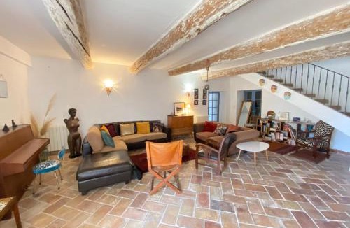 Althen-des-Paluds House | 30m2 suite in 18th-century Provencal farmhouse