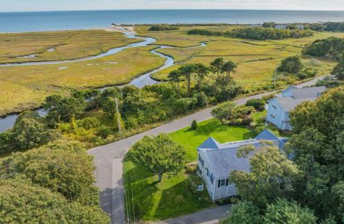 South Harwich House | 38 South Chatham Road Harwich -Windsong