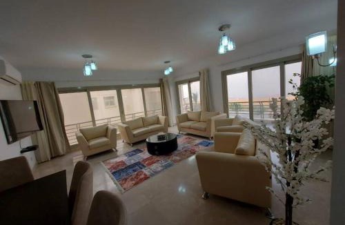 Al-Khalifa Apartment | 3BR APT, free pool access, EMMAR Uptown Cairo