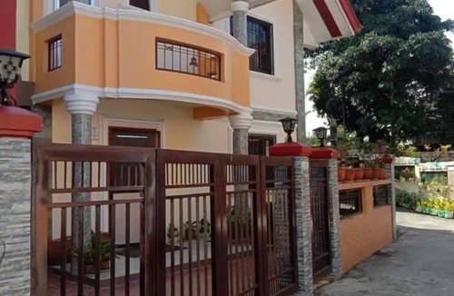 Baguio House | 7 minutes away from the Famous Burnham Park and SM City Baguio