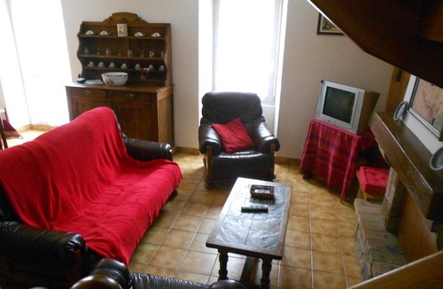 Baud House | 89 m² Gîte ∙ 4 bedrooms ∙ 6 guests
