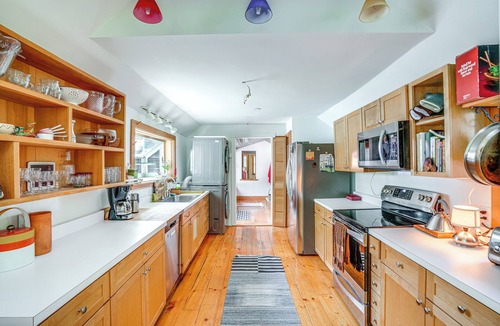 Taghkanic House | 9 Mi to Dtwn Hudson: Pet-Friendly Home w/Pool