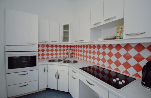 Feldbach Apartment | Altbauwohnung in städtischer Ruhelage