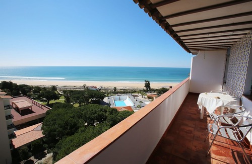 Torralta Apartment | Alvor Torralta; Apart. 3-bedr. apartment 2 min. walk from the beach; 10th floor; sea and mountain views
