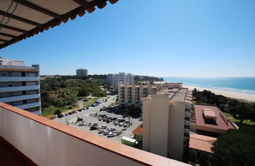 Torralta Apartment | Alvor Torralta; Apart. 3-bedr. apartment 2 min. walk from the beach; 10th floor; sea and mountain views