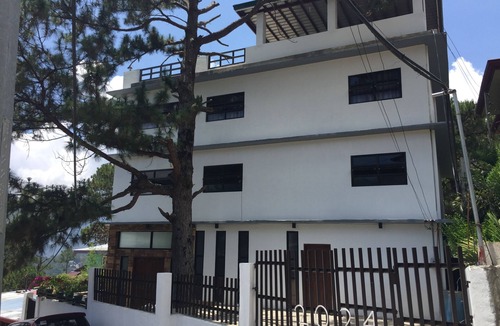 Baguio House | Amazing Vacation Home with Nearby Amenities in Baguio City