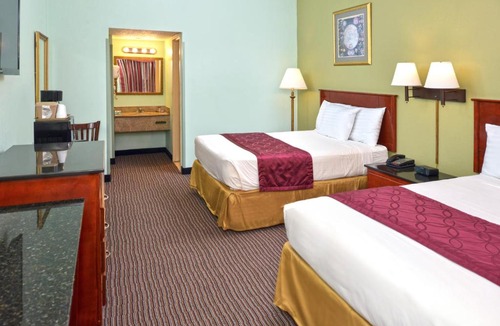 Nesconset Hotel | Americas Best Value Inn Smithtown/Long Island