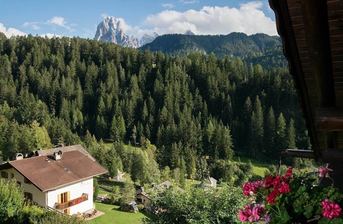 Ortisei Apartment | Apartament Montaniola* South and East balcony with wonderful mountain view
