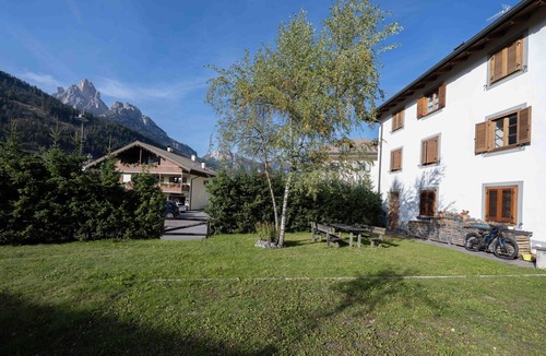 Pozza di Fassa Apartment | Apartment in the center of Pozza di Fassa near the ski lift connected to the Sellaronda ski carousel