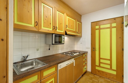 San Cassiano Apartment | Apartment '8 Residence Ciasa Ulli Typ B' with Mountain View, Shared Terrace and Wi-Fi