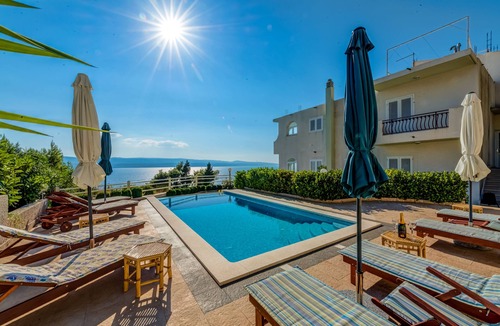 Lokva Rogoznica Apartment | Apartment A4 with Swimming Pool, Whirlpool and Big Terrace