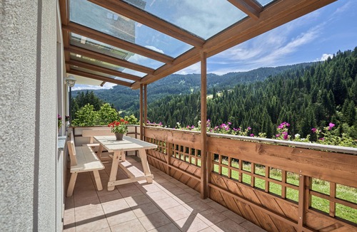 Racines Apartment | Apartment "BlasigSuite Blasighof" with Mountain View, Wi-Fi, Terrace & Garden