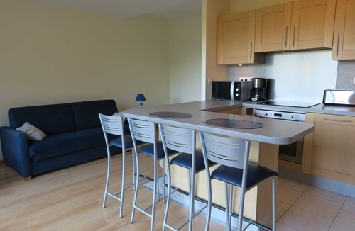 Perros-Guirec Apartment | Apartment close to Trestraou beach with garden in PERROS-GUIREC