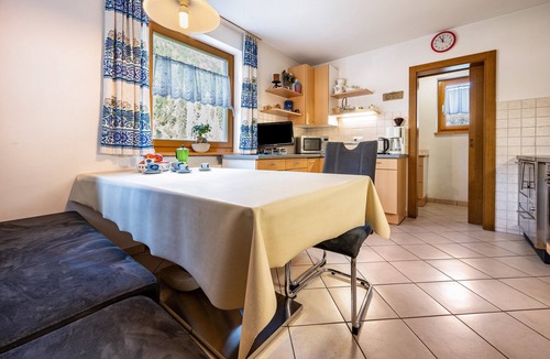 Racines Apartment | Apartment "Haus Kofler" with Mountain View, Private Terrace & Wi-Fi