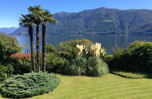 Brissago Apartment | Apartment on the shores of Lake Maggiore, with large terrace and access to the l