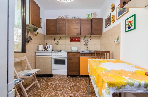Pokrivenik Apartment | Apartment Sanka (46881-A1) - Gdinj - island Hvar