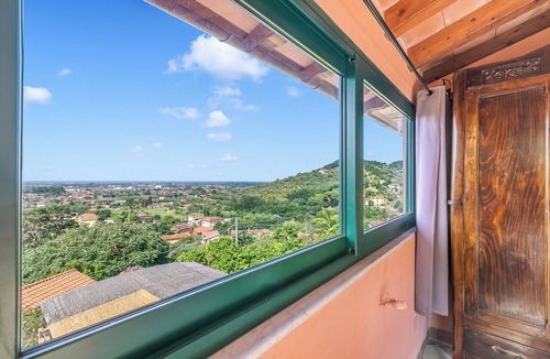 Ripa-Pozzi-Ponterosso Apartment | Appartamento Bellavista with Panoramic View over Versilia, Seravezza, Italy