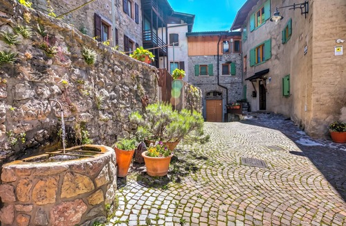 Ville del Monte Apartment | Appartamento Borgo Pastoedo near Lake Tenno, Tenno, Italy