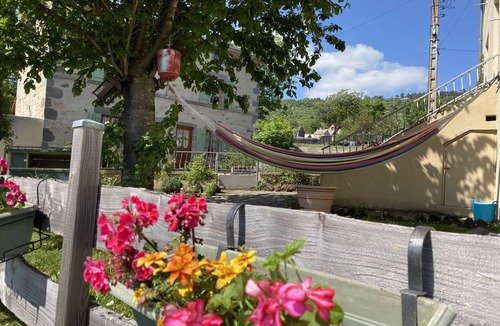 Saint-Nectaire Apartment | Appartement plein-pied, avec terrasse lumineux et spacieux, vue dégagée