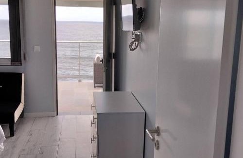 Prazeres Apartment | Apt 'A Gaioa' in 'The Cliff Coast Accomodation'