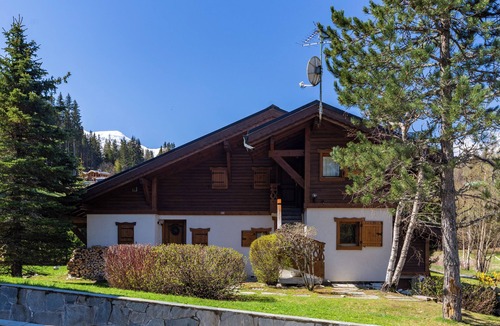 Le Lavancher Apartment | Apt Les Drus118- 3BR Alpine View Balcony & Parking for 6, Chamonix, France