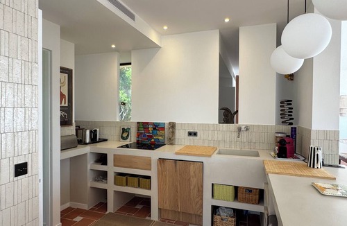 Le Rayol House | Architect-designed villa with a pool and a view of the Mediterranean – Sleeps 9