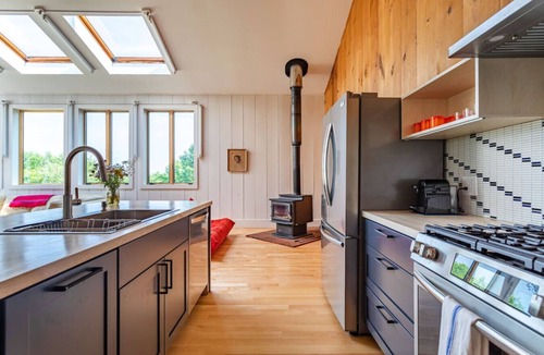 Old Chatham House | Artists’ Hideaway in Old Chatham