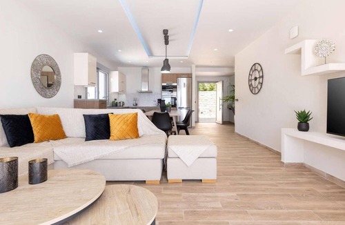 Agios Matthaios House | As part of our Luxury Collection, this house offers an extra degree of luxury in the form of, for ex