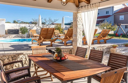 Vrsi House | Awesome home in Vrsi with WiFi
