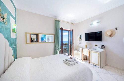 Conca dei Marini Bed & Breakfast | B&B Il Pavone