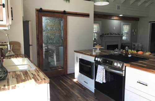 Mathews Cottage | Bay Dream Believer Cottage on Beautiful East River Waterfront