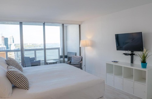 Downtown Miami Apartment | Bayshore Three-Bedroom Apartment 3935