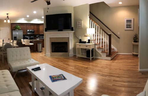 Northeast Virginia Beach House | Beach Home - 5 Minutes/2 Blocks Walk To Virginia Beach Oceanfront & Boardwalks.