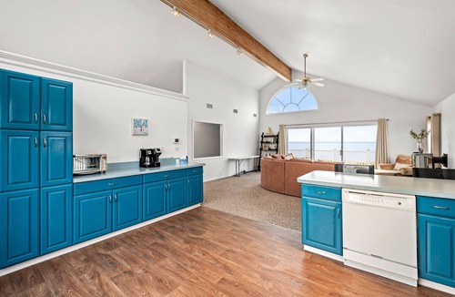 Mount Sinai House | Beachfront Home-Fully Furnished. PRIVATE Beach Rights on L.I. Sound.