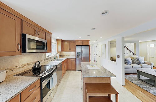 South Harwich House | Beautiful Harwich home with large yard near Red River Beach & Main Street fun