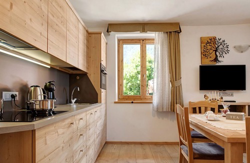 Almazzago Apartment | Beautiful Holiday Apartment “Appartamento Enrico” with Mountain View, Shared Garden