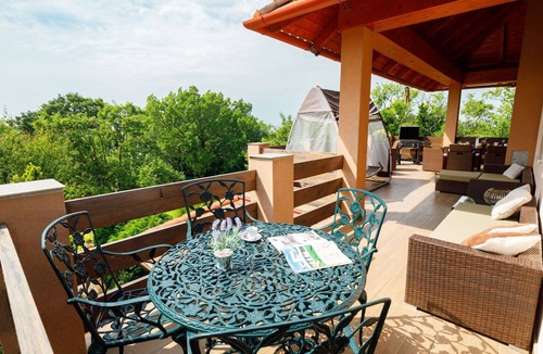 Revfulop Villa | Beautiful villa for 6 guests with WIFI, TV and terrace