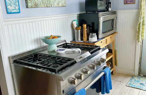 Northport House | Beautiful Waterfront 3 Bedroom 1.5 Bath Beach Home Sunset Oasis Village 1hr NYC