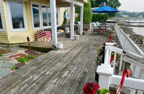 Northport House | Beautiful Waterfront 3 Bedroom 1.5 Bath Beach Home Sunset Oasis Village 1hr NYC