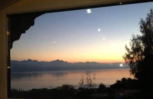 Belmont-sur-Lausanne Ski Chalet | Belmont Sur Lausanne: Studio in a chalet overlooking the lake