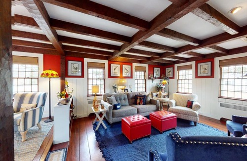 Hyannis House | Cape Cottage
