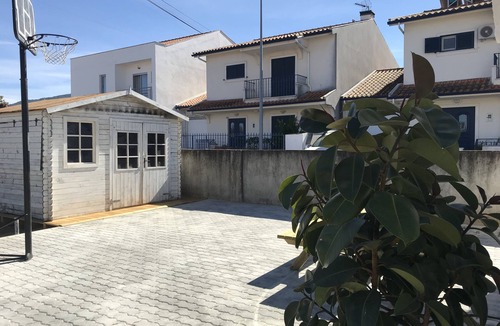 Lousa House | Casa da Nôr .Local accommodation